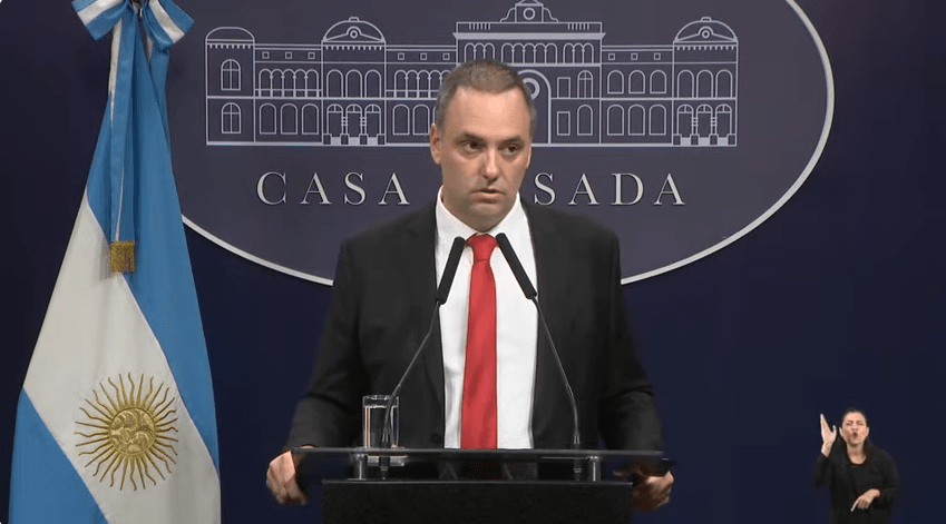 Adorni dijo que jurará como legislador y Milei decidirá su&nbsp;futuro