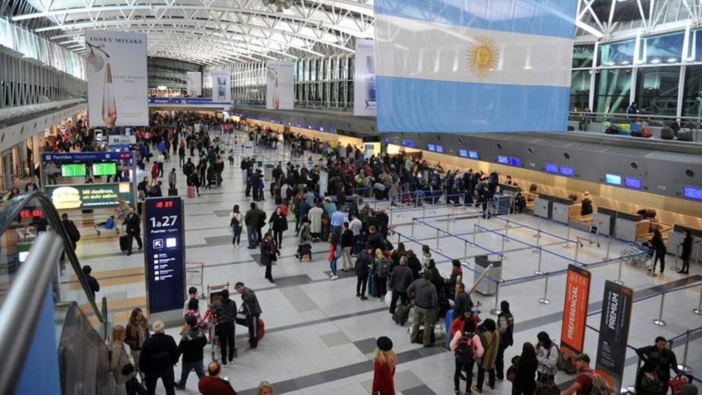 Proponen una iniciativa para simplificar el regreso de argentinos que viven fuera del&nbsp;país