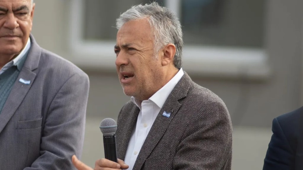 Cornejo sacrifica la seguridad efectiva en Mendoza para aumentar el control y limitar&nbsp;libertades