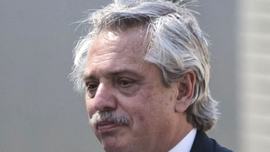 Alberto Fernández reaparece y se defiende: “Fui víctima de&nbsp;persecución”