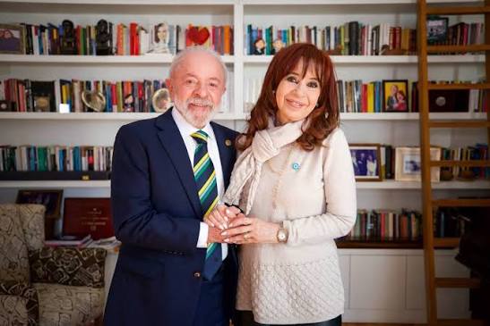 Eduardo Bolsonaro vinculó la estrategia judicial de Cristina Kirchner con el caso de Lula