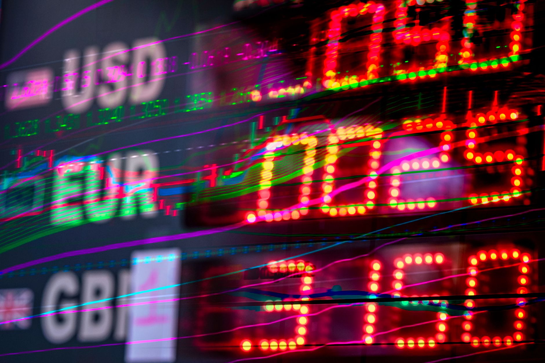 Dólar hoy jueves: el oficial abre en $1.540 y el blue en $1.555 en Buenos Aires